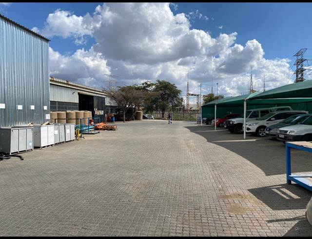 4,000M² WAREHOUSE TO LET IN ROSSLYN