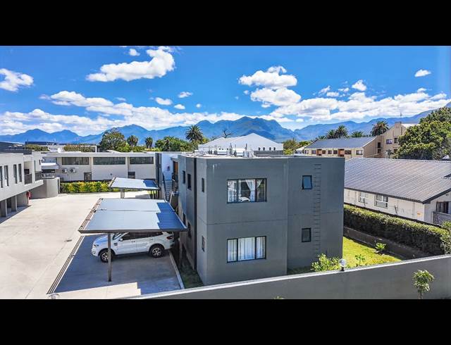 1 BEDROOM APARTMENT TO LET IN GEORGE SOUTH