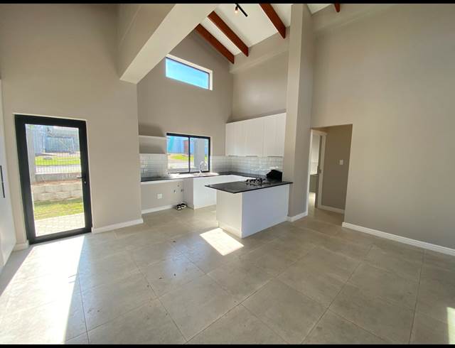 2 BEDROOM HOUSE TO LET IN HEATHERLANDS