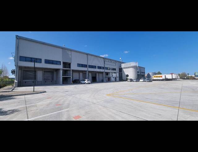 3,469M² WAREHOUSE TO LET IN AIRPORT INDUSTRIA