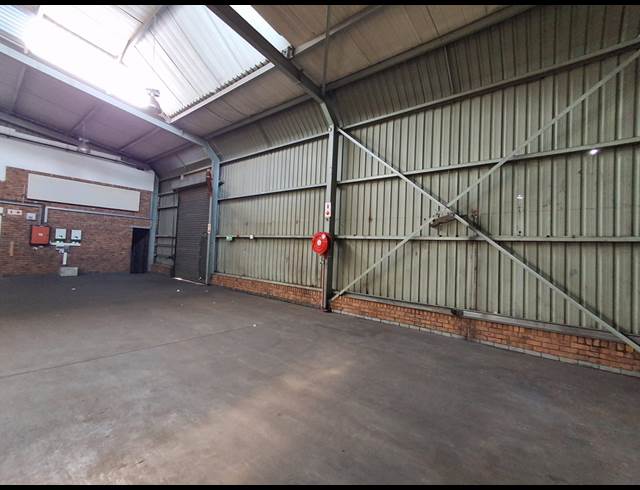 400M² WAREHOUSE TO LET IN BENROSE