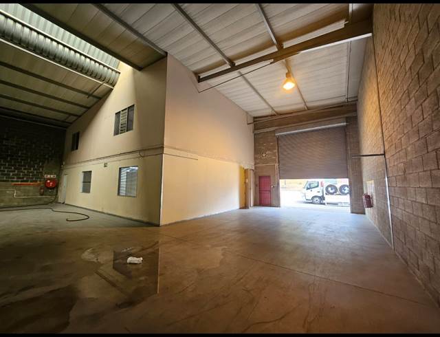 520M² WAREHOUSE TO LET IN SAMRAND BUSINESS PARK