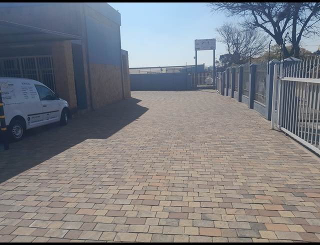 70.70M² OFFICE TO LET IN PARKHILL GARDENS