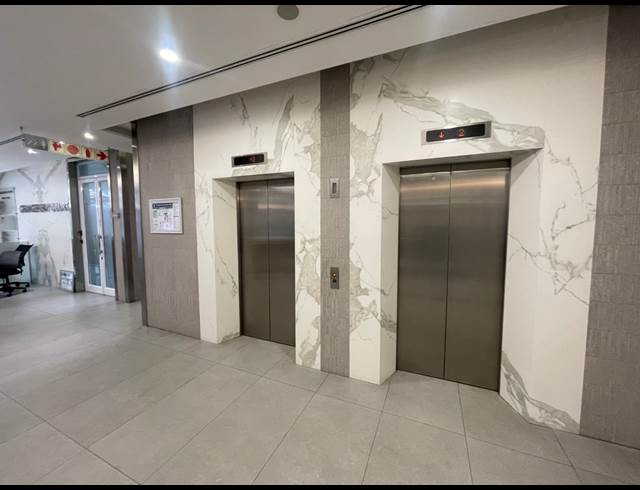 435M² OFFICE TO LET IN WATERFRONT