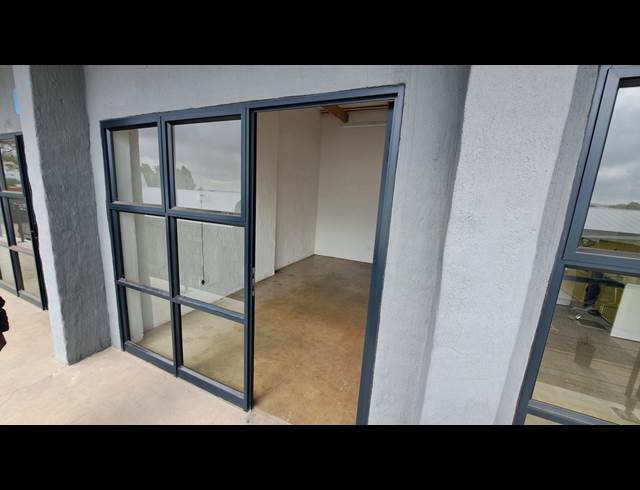 15M² OFFICE TO LET IN WILLOW PARK MANOR