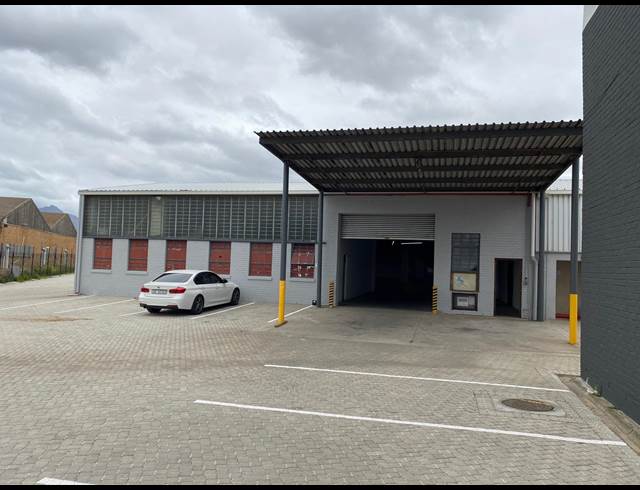 4,000M² WAREHOUSE TO LET IN EPPING INDUSTRIAL