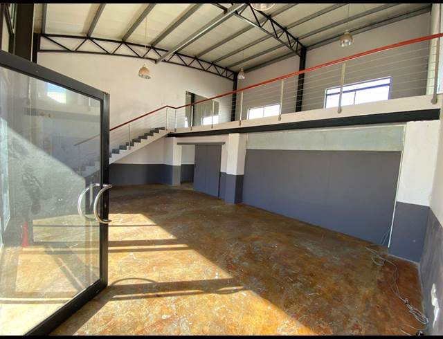 153M² OFFICE TO LET IN MALL INTERCHANGE