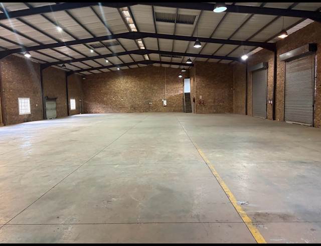 1,200M² WAREHOUSE TO LET IN KIRKNEY