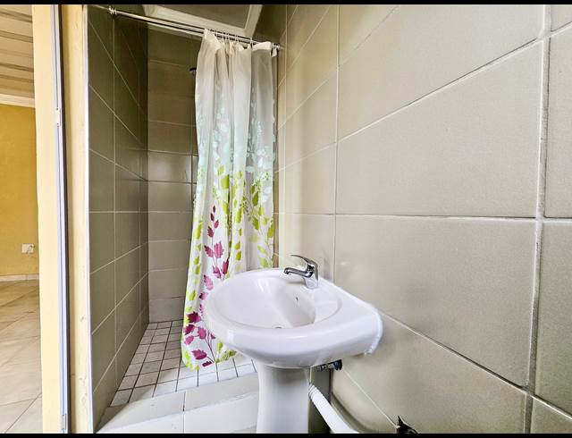 1 bed property to rent in KLOPPERPARK