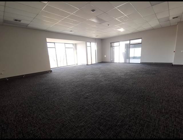 125M² OFFICE TO LET IN RYNFIELD