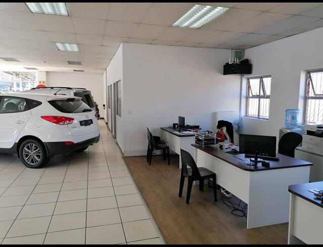 405M² SHOWROOM TO LET IN PAROW EAST