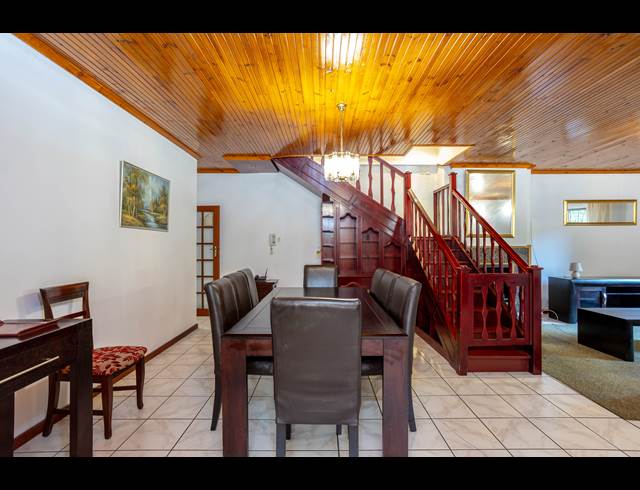 3 BEDROOM HOUSE TO LET IN CONSTANTIA