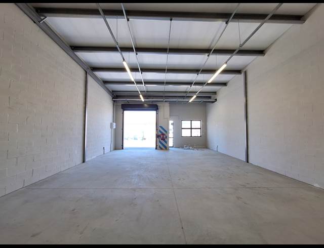110M² WAREHOUSE TO LET IN MILNERTON CENTRAL