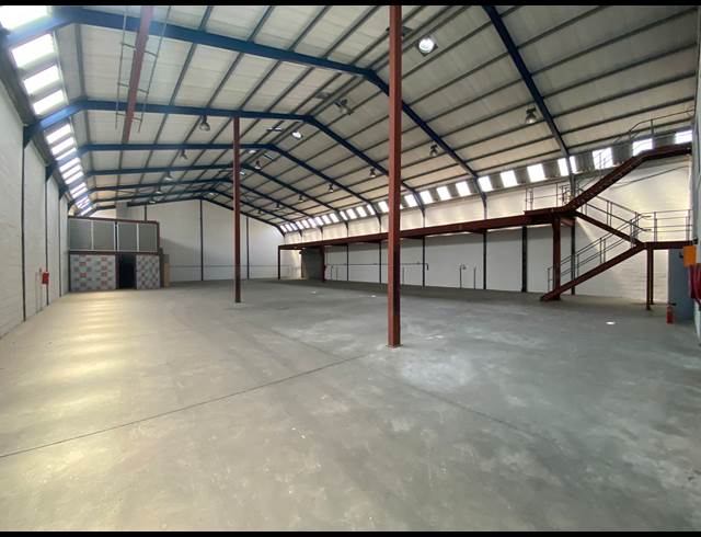 1,250M² WAREHOUSE TO LET IN KILLARNEY GARDENS