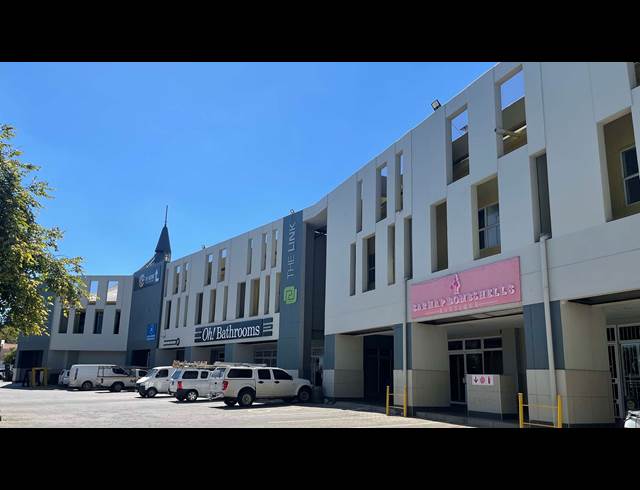 346M² RETAIL TO LET IN HALFWAY HOUSE