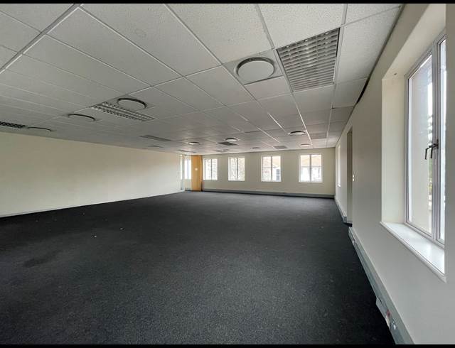 565M² OFFICE TO LET IN SANDTON CENTRAL