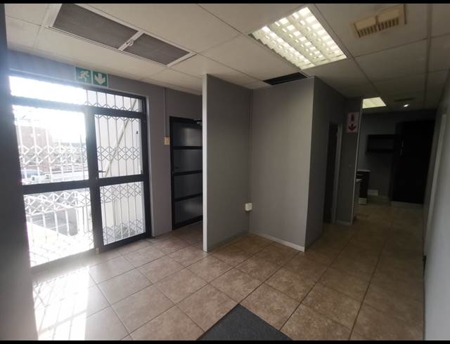 187M² OFFICE TO LET IN ESSENWOOD