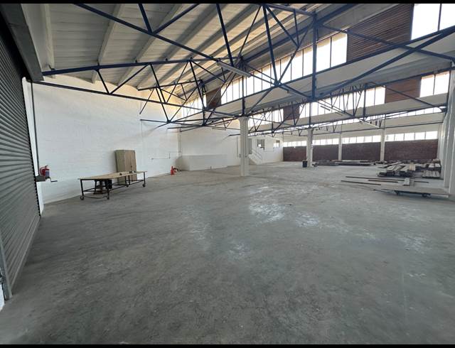 640M² WAREHOUSE TO LET IN PAARDEN EILAND