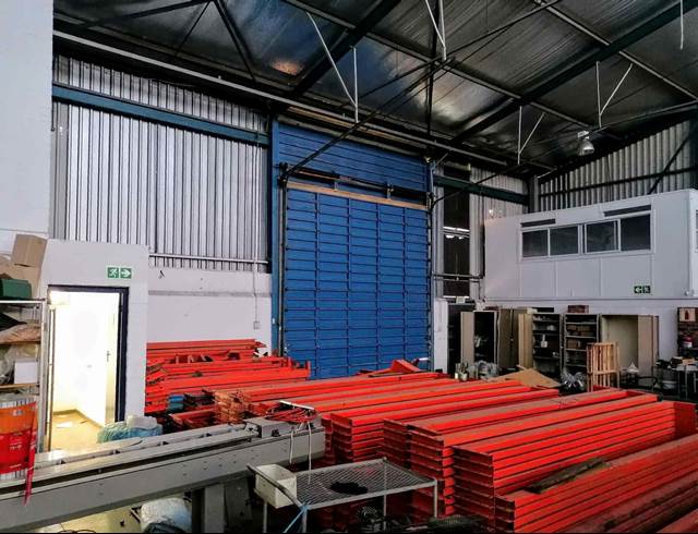 1,180M² WAREHOUSE TO LET IN BELLVILLE SOUTH