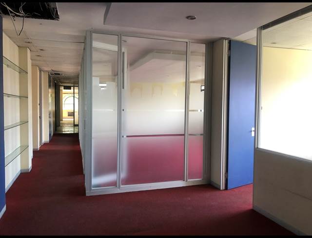 389M² OFFICE TO LET IN HYDE PARK