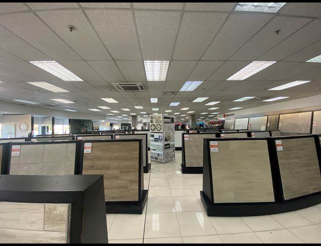 2,350M² SHOWROOM TO LET IN PAARDEN EILAND