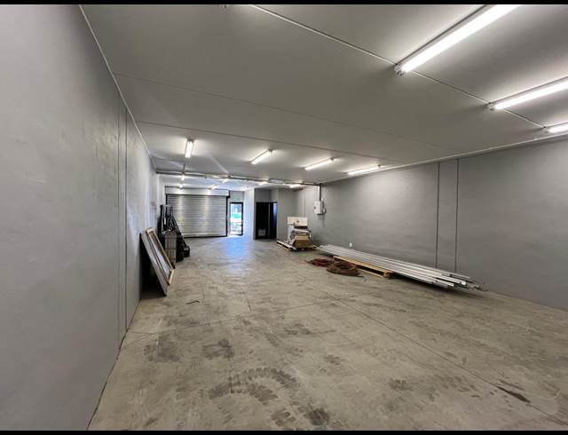 97.20M² WAREHOUSE TO LET IN FERNDALE