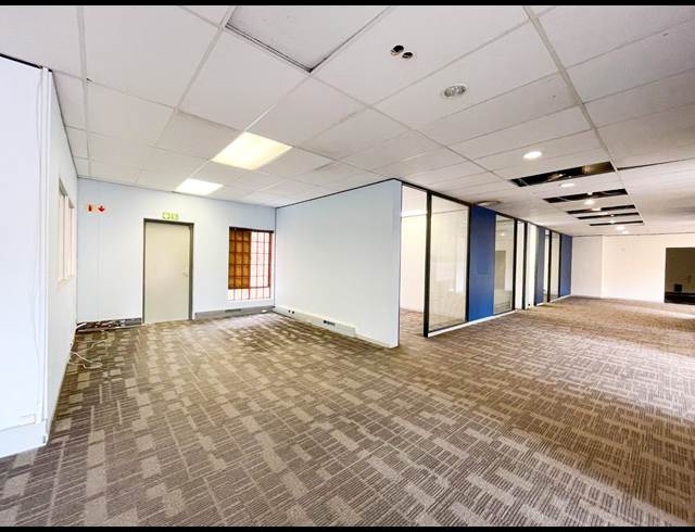 350M² OFFICE TO LET IN WESTVILLE