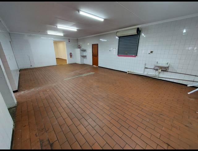470M² FACTORY TO LET IN MOREHILL