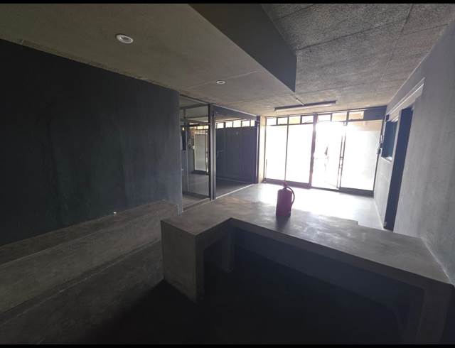 230M² OFFICE TO LET IN WAVERLEY