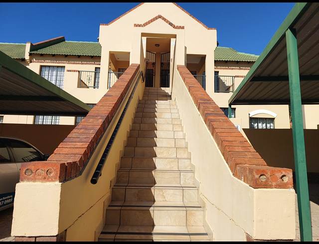 2 BEDROOM SECTIONAL TITLE RENTED IN NORTH RIDING
