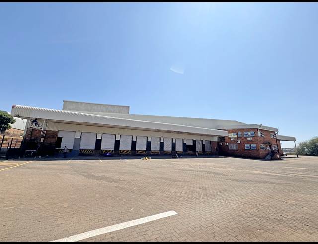19,294M² WAREHOUSE TO LET IN JET PARK