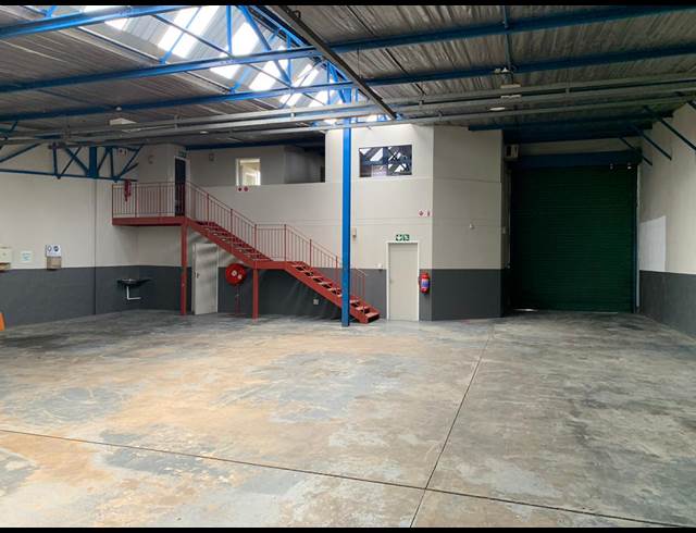 341M² WAREHOUSE TO LET IN STRIJDOMPARK
