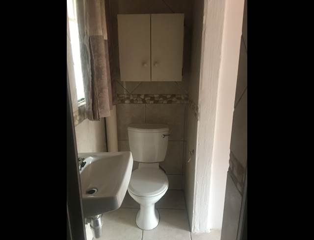 Bachelor Apartment in Riviera