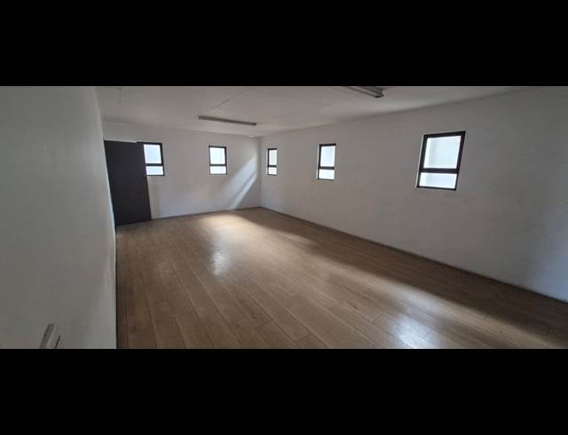 343M² WAREHOUSE TO LET IN ANDERBOLT