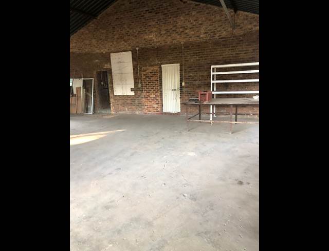 242M² WAREHOUSE TO LET IN BREDELL