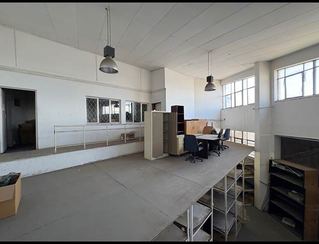 475M² SHOWROOM TO LET IN PAARDEN EILAND