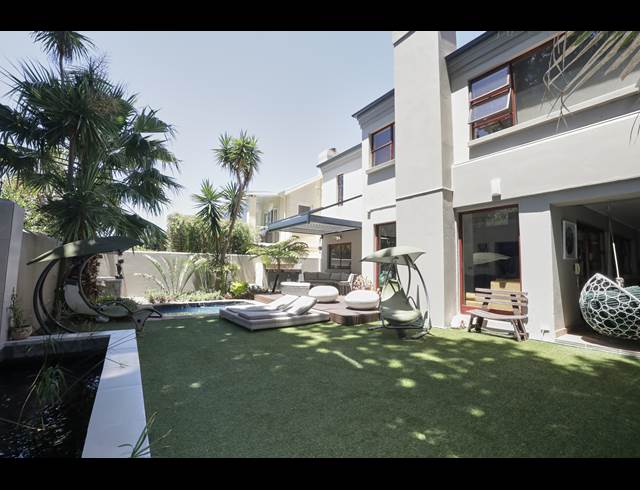 5 BEDROOM FREEHOLD TO LET IN NEWLANDS