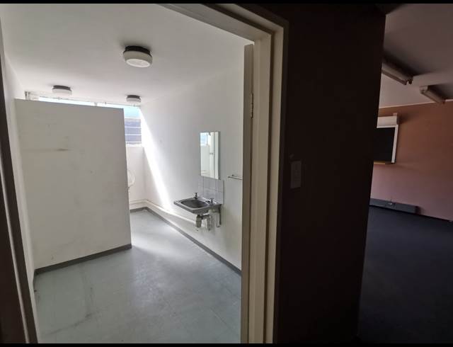 333M² WAREHOUSE TO LET IN JET PARK