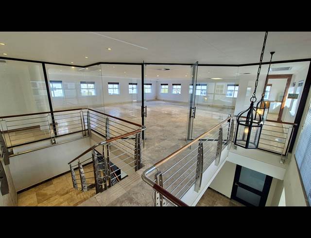 383M² OFFICE TO LET IN WESTLAKE