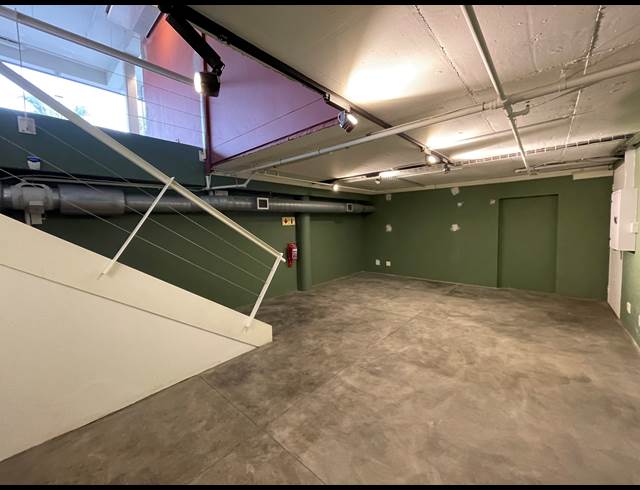 205M² RETAIL TO LET IN DE WATERKANT