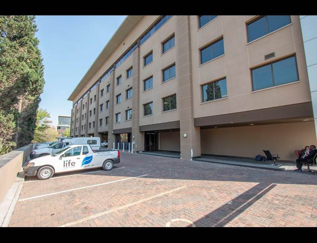 1,191M² OFFICE TO LET IN PARKTOWN
