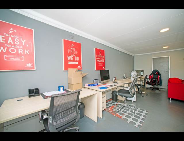 140M² OFFICE TO LET IN HIGHWAY GARDENS