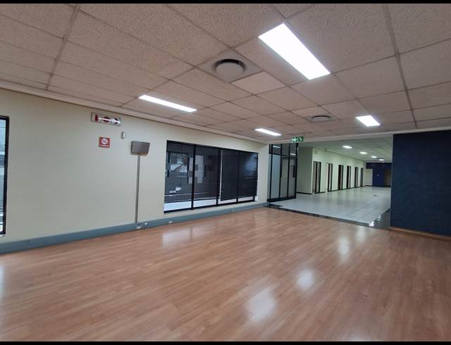 1,065M² OFFICE TO LET IN HERIOTDALE