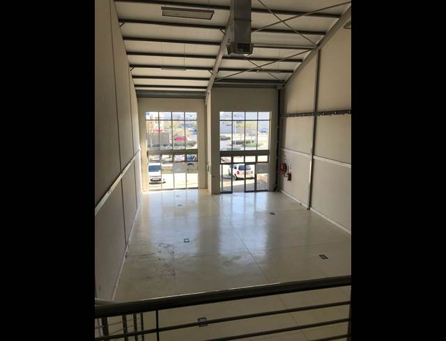 252M² WAREHOUSE TO LET IN NORTHGATE ISLAND