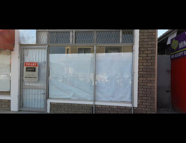 57M² RETAIL TO LET IN SURREY ESTATE