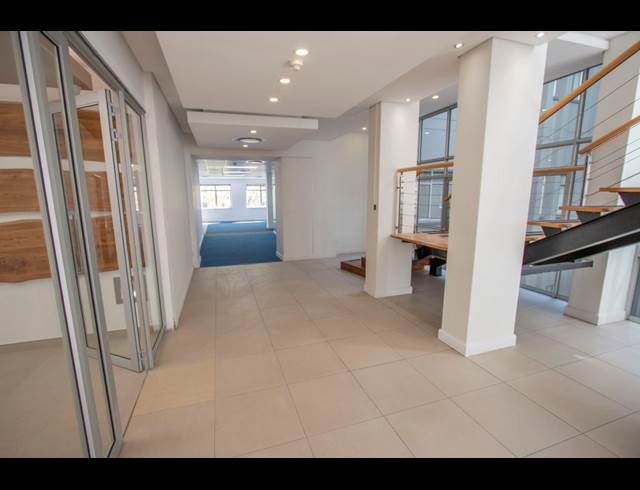 2,000M² OFFICE TO LET IN SANDOWN