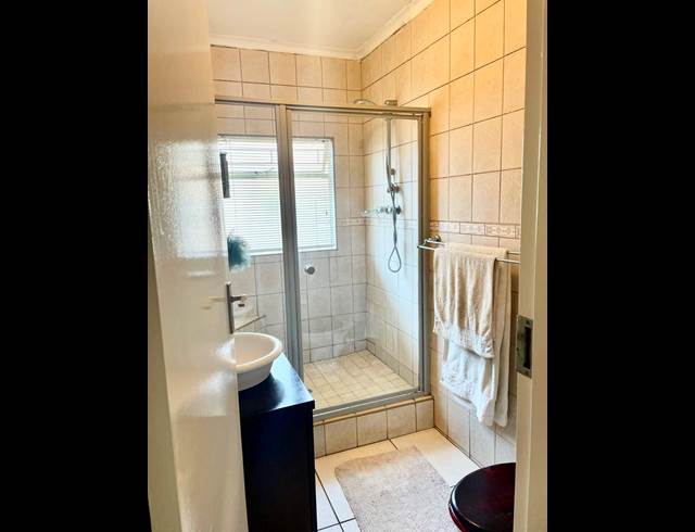 3 bed property to rent in NORKEM PARK