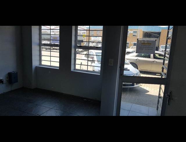 250M² WAREHOUSE RENTED IN BRACKENFELL SOUTH