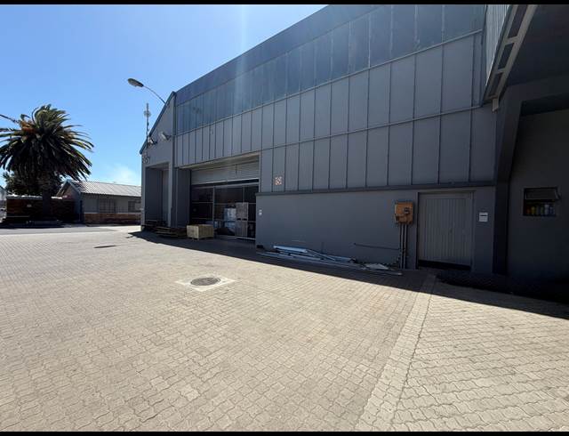 999M² WAREHOUSE TO LET IN BLACKHEATH INDUSTRIAL