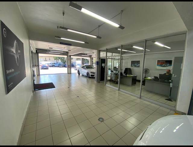 1,240M² FACTORY TO LET IN KENILWORTH